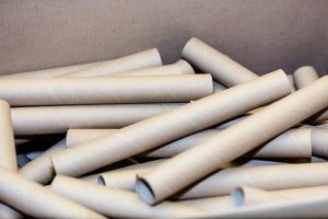 لوله مقوایی مارپیچی و لوله مقوایی موازی چه تفاوتی با هم دارند؟ 3 لوله مقوایی مارپیچی و لوله مقوایی موازی چه تفاوتی با هم دارند؟